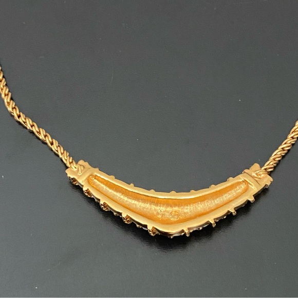 Vintage 70’s SWAROVSKI Swan Signed Gold-tone Slope V Bar Pendant Necklace 17g - Picture 12 of 15